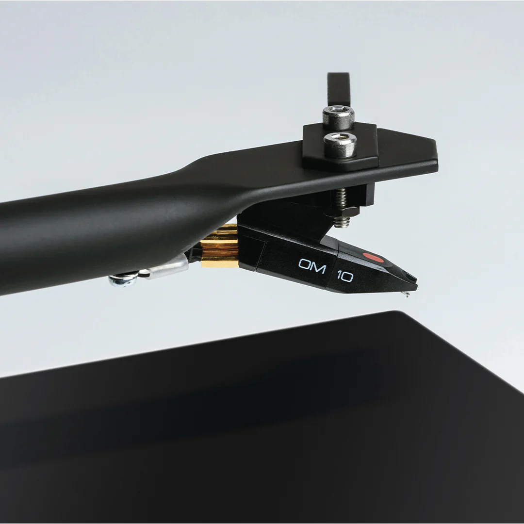 Pro-Ject 75th Anniversary Peanuts Turntable - Image 4